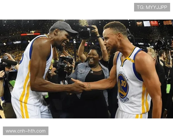 史诗级对决：库里和杜兰特的巅峰交锋！，库里和杜兰特单挑视频