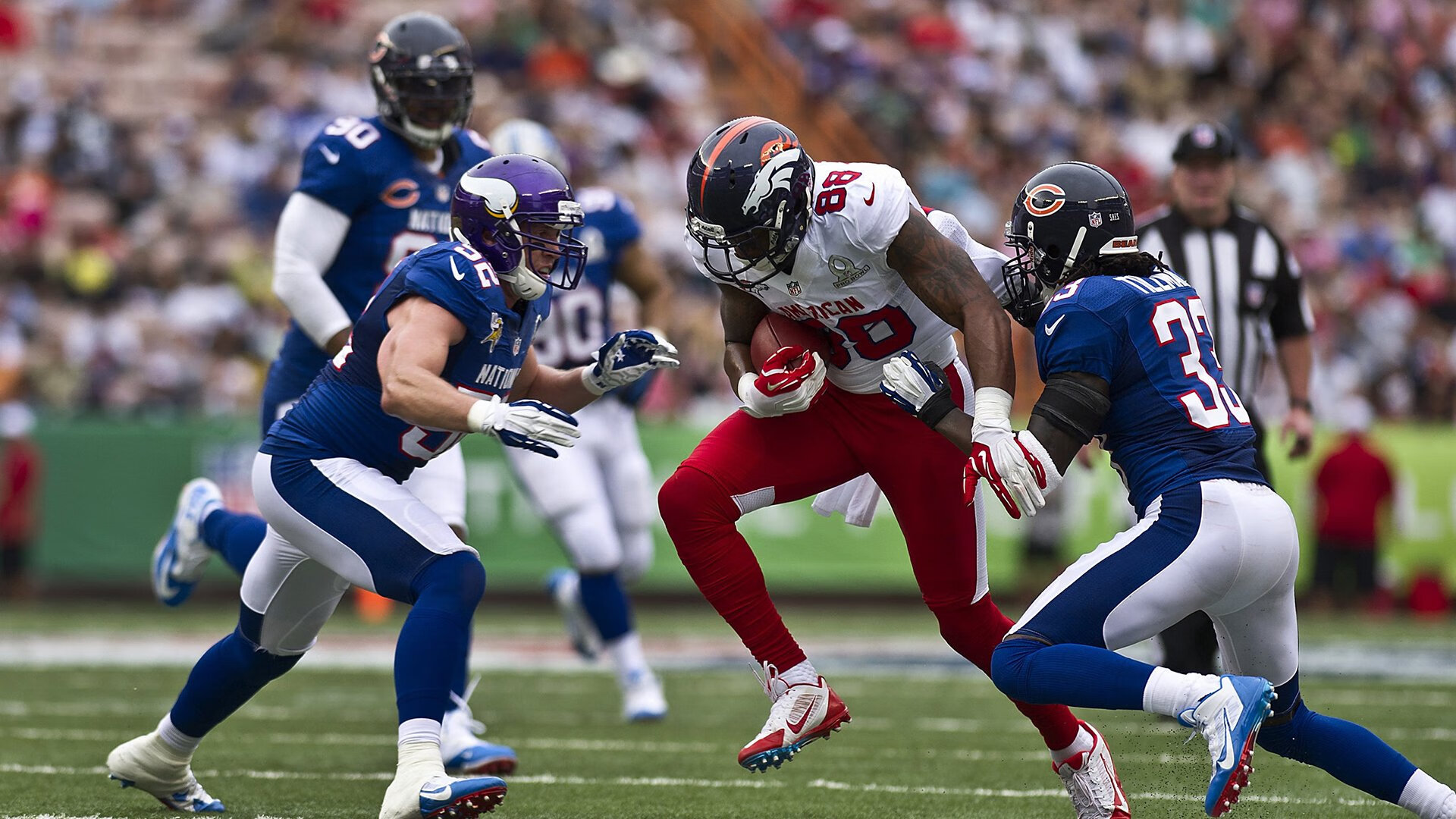 “儿童攀岩色块任务赛” 必须依序踩指定颜色点